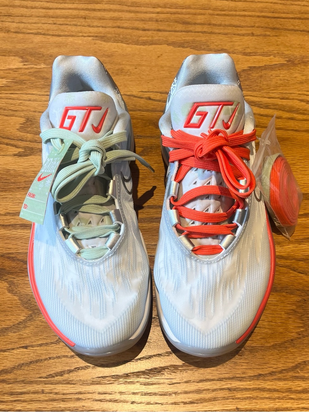 (NWT) Nike GT Cut 2 Basketball Shoes - Christmas limited edition